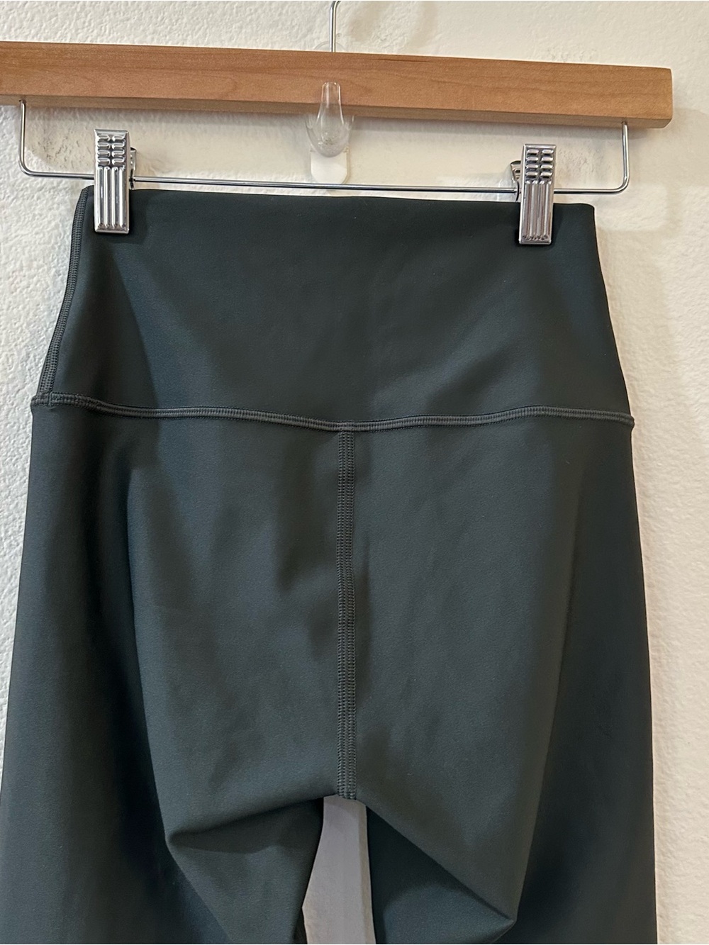Alo Yoga 7/8 High-Waist Airlift Legging Midnight Green Size XS - Picture 6 of 8
